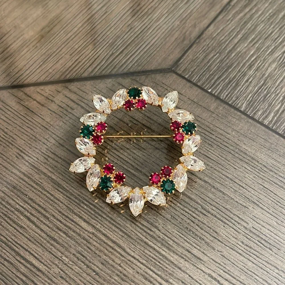 Vintage Christmas Pin Rhinestone Wreath Red, Green & Clear Gems Holiday Brooch